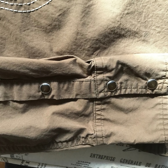 Roar Lion Embroidered Shirt - Picture 4 of 10